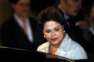 Dilma sanciona Emenda 29 com 15 vetos
