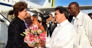 Dilma evita discutir direitos humanos e diz que Brasil tem 'telhado de vidro'