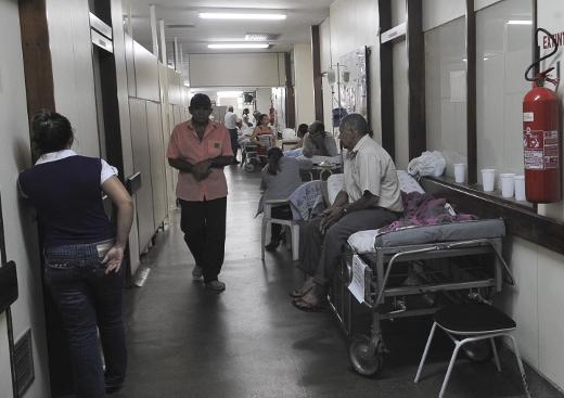 Brasileiros rejeitam criação de imposto para saúde 