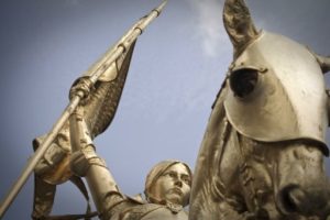 Sarkozy celebra Joana d'Arc