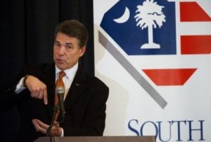  Perry retira-se para apoiar Gingrich; Santorum vence em Iowa