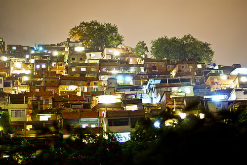 No Rio, filhos da classe C deixam antes a casa dos pais