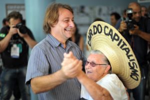 “Venha, aqui o espera a cadeia”