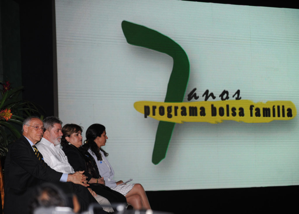 'Precisamos do Bolsa Família por pelo menos mais uma década'
