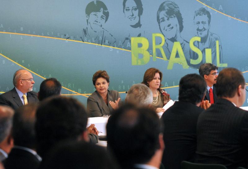 Obras de mobilidade para a Copa empacam