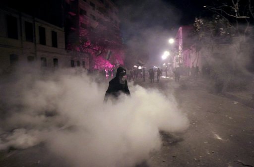Aumenta a revolta contra o Exército