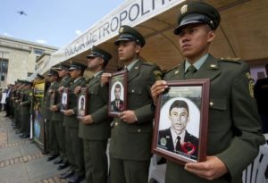 Farc anuncia libertação de 10 reféns e fim dos sequestros de civis