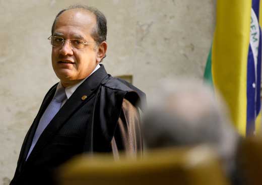 STF aceita denúncia contra senador 