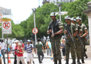 Bahia: Exército cerca policiais na Assembleia Legislativa