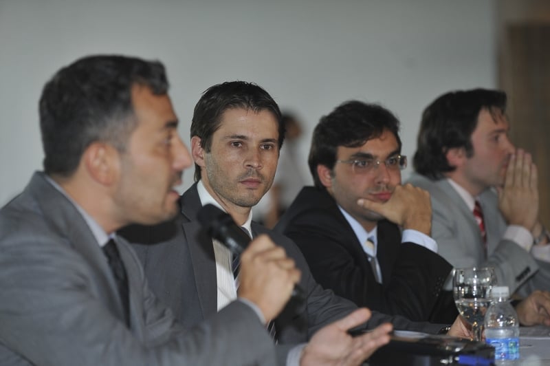 À caça dos militares