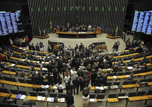 Câmara aprova texto base