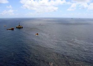 Chevron suspende extração de petróleo na Bacia de Campos após descobrir mais um vazamento 