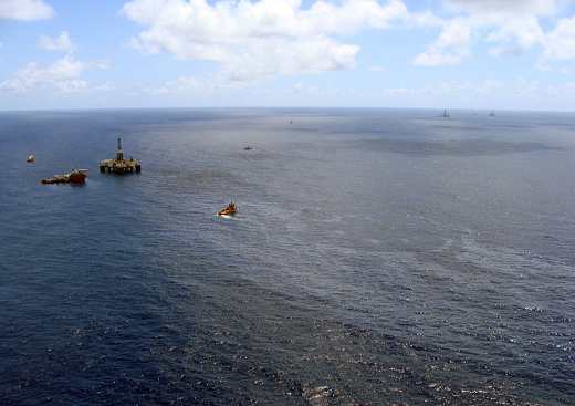 Chevron suspende extração de petróleo na Bacia de Campos após descobrir mais um vazamento