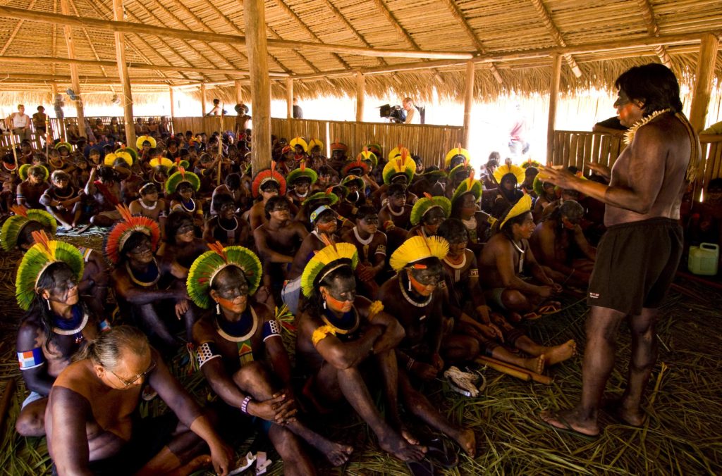 Conhecer o homem branco para se defender