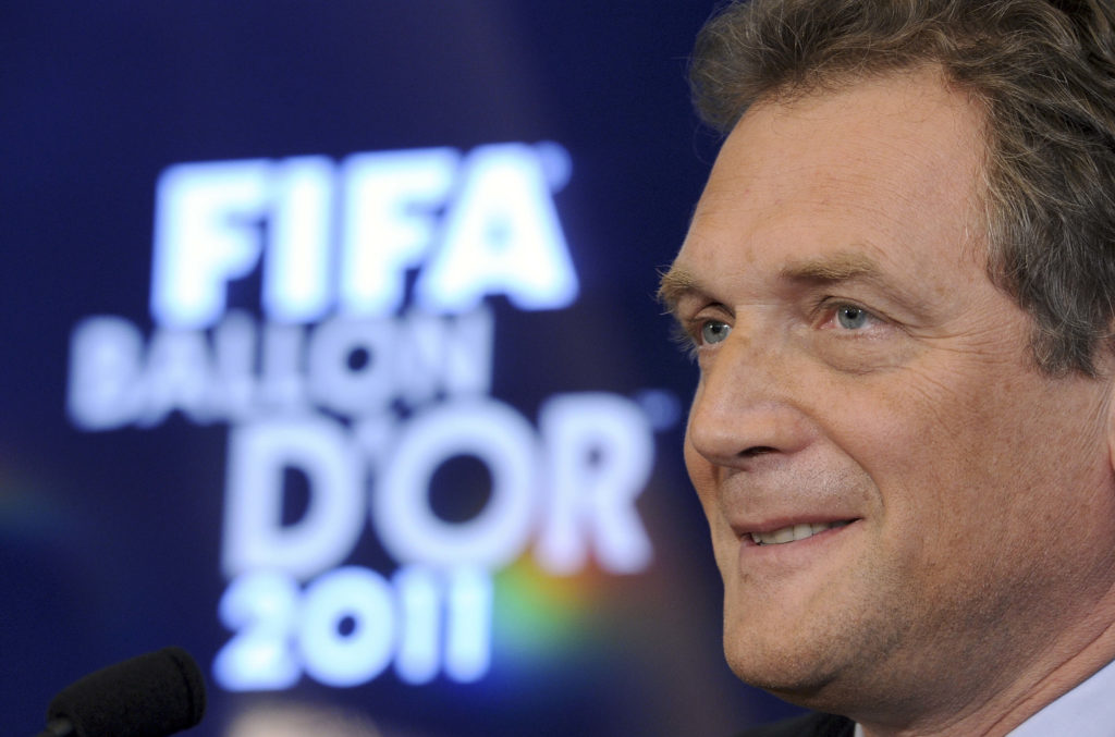 Quem merece um chute no traseiro?  