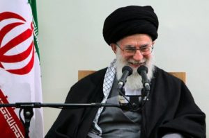 Khamenei elogia discurso antibélico de Obama