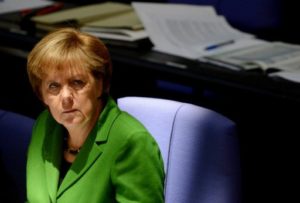 Merkel: saída da Grécia seria 'catastrófica'
