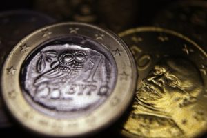 Grécia: histórica reestruturação da dívida livra país de default descontrolado