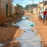 Três em cada dez domicílios não contam com rede de esgoto