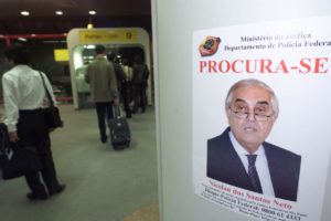 Por que o Brasil não recupera o dinheiro público desviado