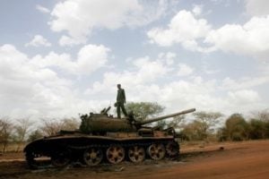 País denuncia novos bombardeios e diz que Sudão declarou guerra