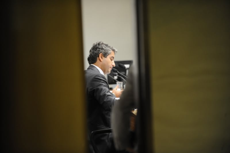 Senador quer convocação urgente de Perillo