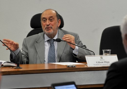 'Se os militares tivessem representação na Comissão, ela já nasceria morta', diz sociólogo