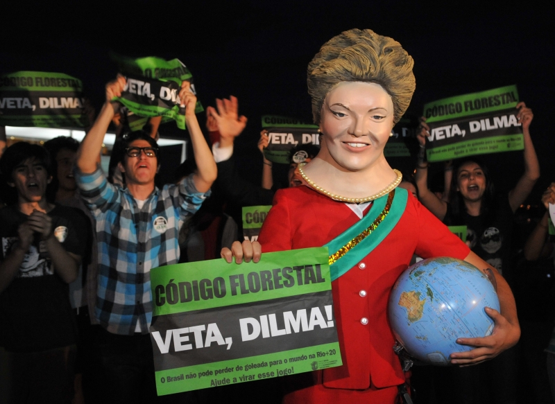 Dilma veta parcialmente Código Florestal