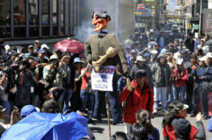 Bolívia nacionaliza empresa espanhola de energia