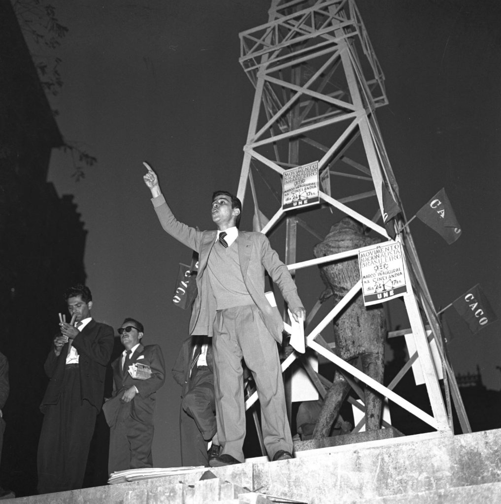 Na contramão da História