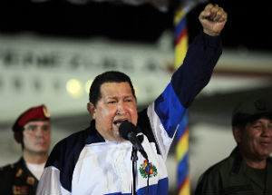 Chávez chega à Venezuela e anuncia 'sucesso' da radioterapia