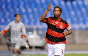 Ronaldinho e Flamengo: quem perde mais?