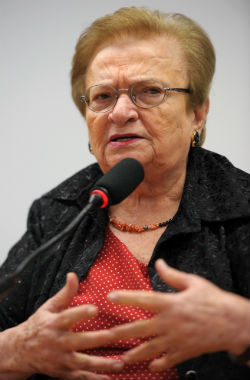 Aliança com Maluf é preço alto por coisa pequena, diz Erundina