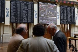 Mesmo após resgate, mercado pressiona títulos da dívida espanhola