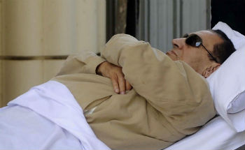 Mubarak, ex-ditador do Egito, é condenado à prisão perpétua