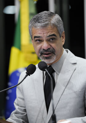 Indicação de Humberto Costa é vitória, diz Rands