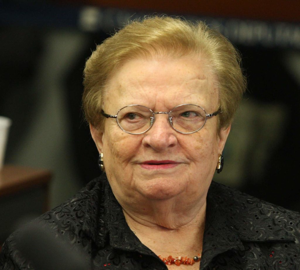 Lamentáveis peculiaridades 