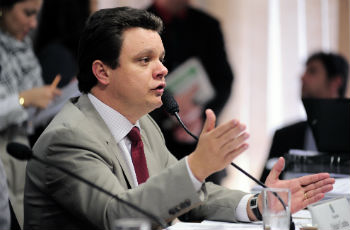 CPI quebra sigilos de Agnelo e Perillo