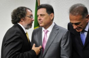 Na CPI, Perillo nega ligação com Carlinhos Cachoeira