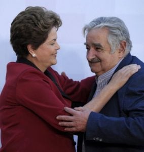 Entrada da Venezuela no Mercosul é resposta à queda de Lugo, diz Mujica