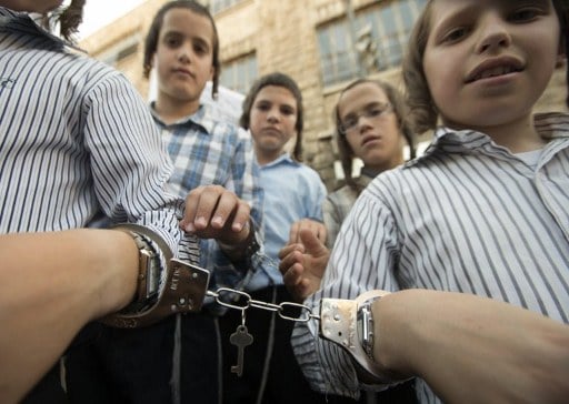 Recrutamento de religiosos provoca racha no governo de Israel