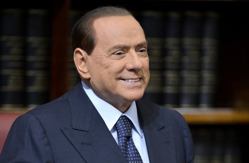Itália: Berlusconi quer voltar ao poder