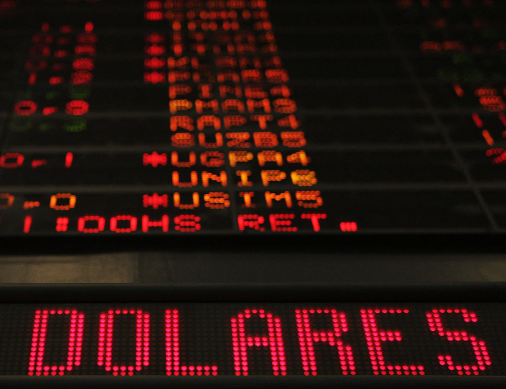 Indicadores reduzem projeções para a economia