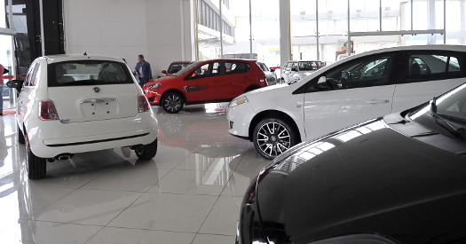 Dilma cobra manutenção de empregos no setor automobilístico
