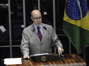 Demóstenes diz que é vítima da 'ditadura da perseguição'