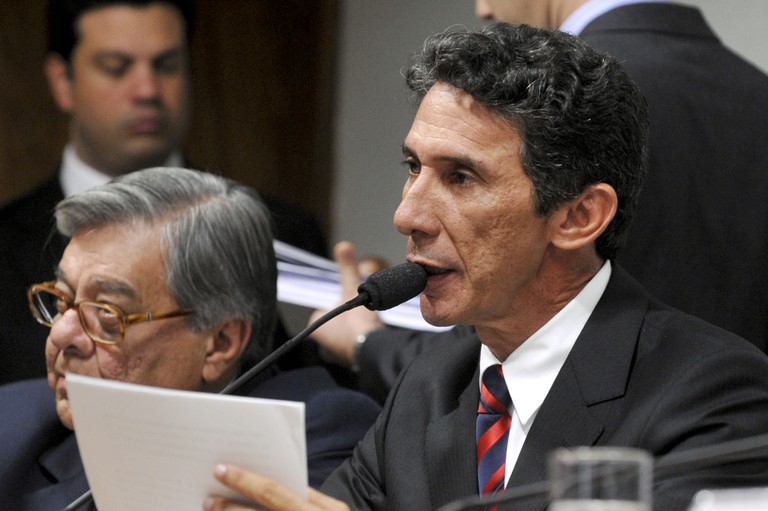 “Tive a infelicidade de ser filmado”, diz prefeito de Palmas sobre encontro com Cachoeira