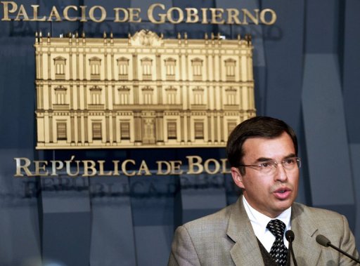 Novo embaixador da Bolívia no Brasil quer retratação da revista Veja