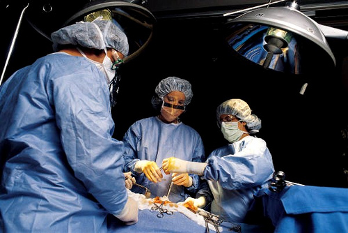 Formandos em medicina serão obrigados a fazer exame de avaliação para obter registro 