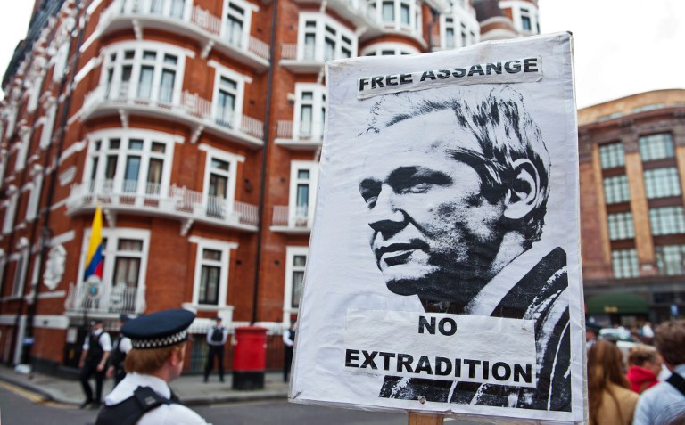 Asilo do Equador amplia impasse sobre destino de Assange