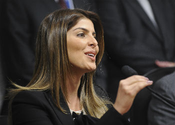 Kátia Abreu diz que mulher de Cachoeira tentou ameaçá-la